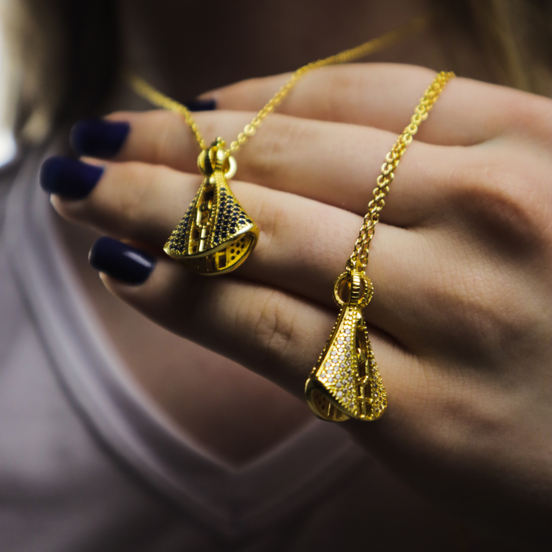 (ACQUISTA 1, RICEVI 2) Collana Madonna – Doppia Faccia e Placcata in Oro