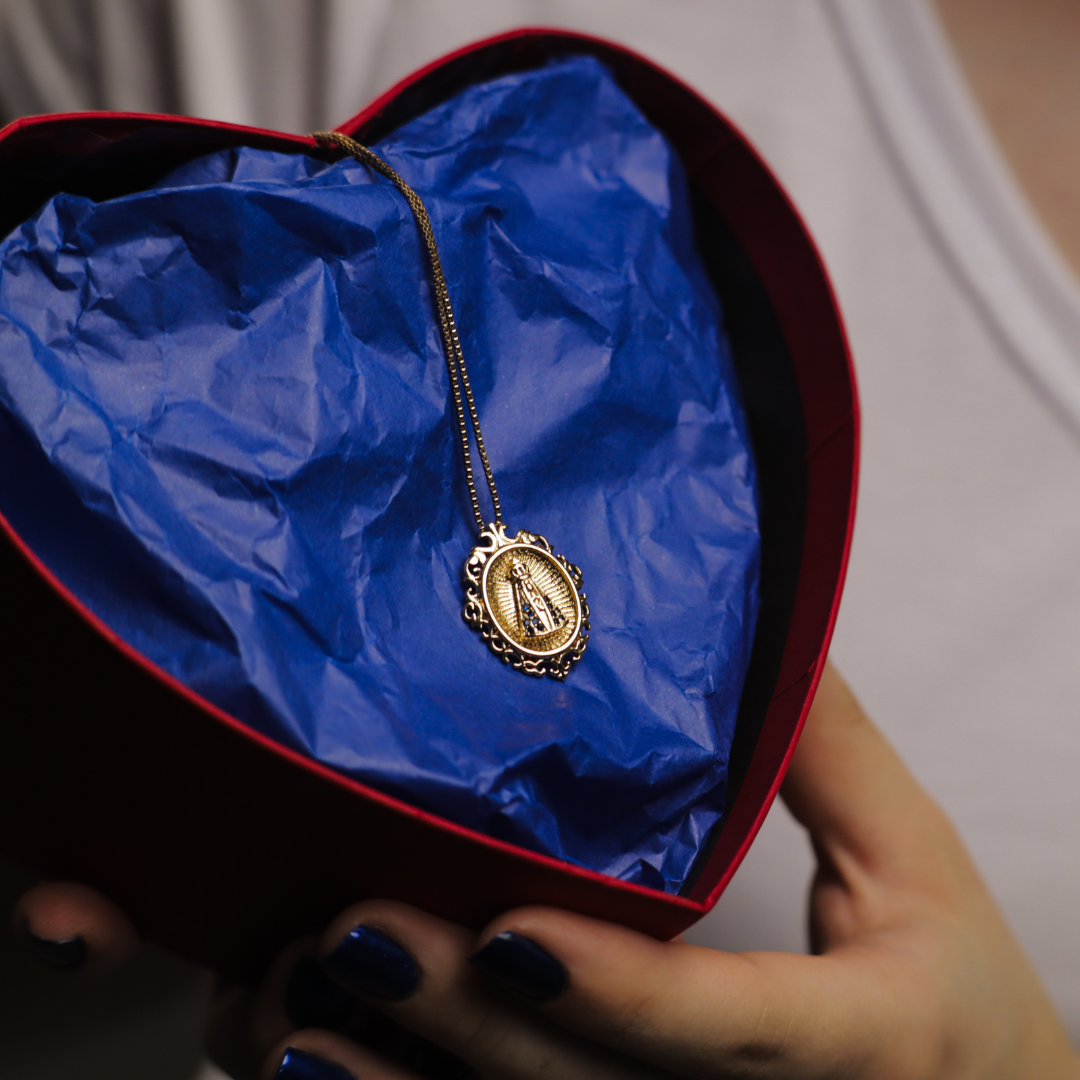 Collana della Madonna di Aparecida con Cornice in Oro