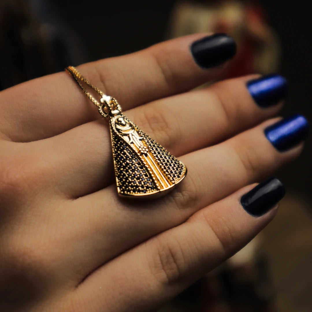 Collana Madonna di Aparecida – Realizzata in Zircone e Placcata in Oro