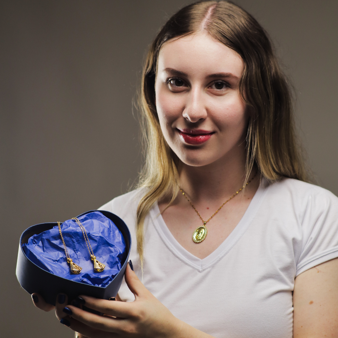 (ACQUISTA 1, RICEVI 2) Collana Madonna – Doppia Faccia e Placcata in Oro