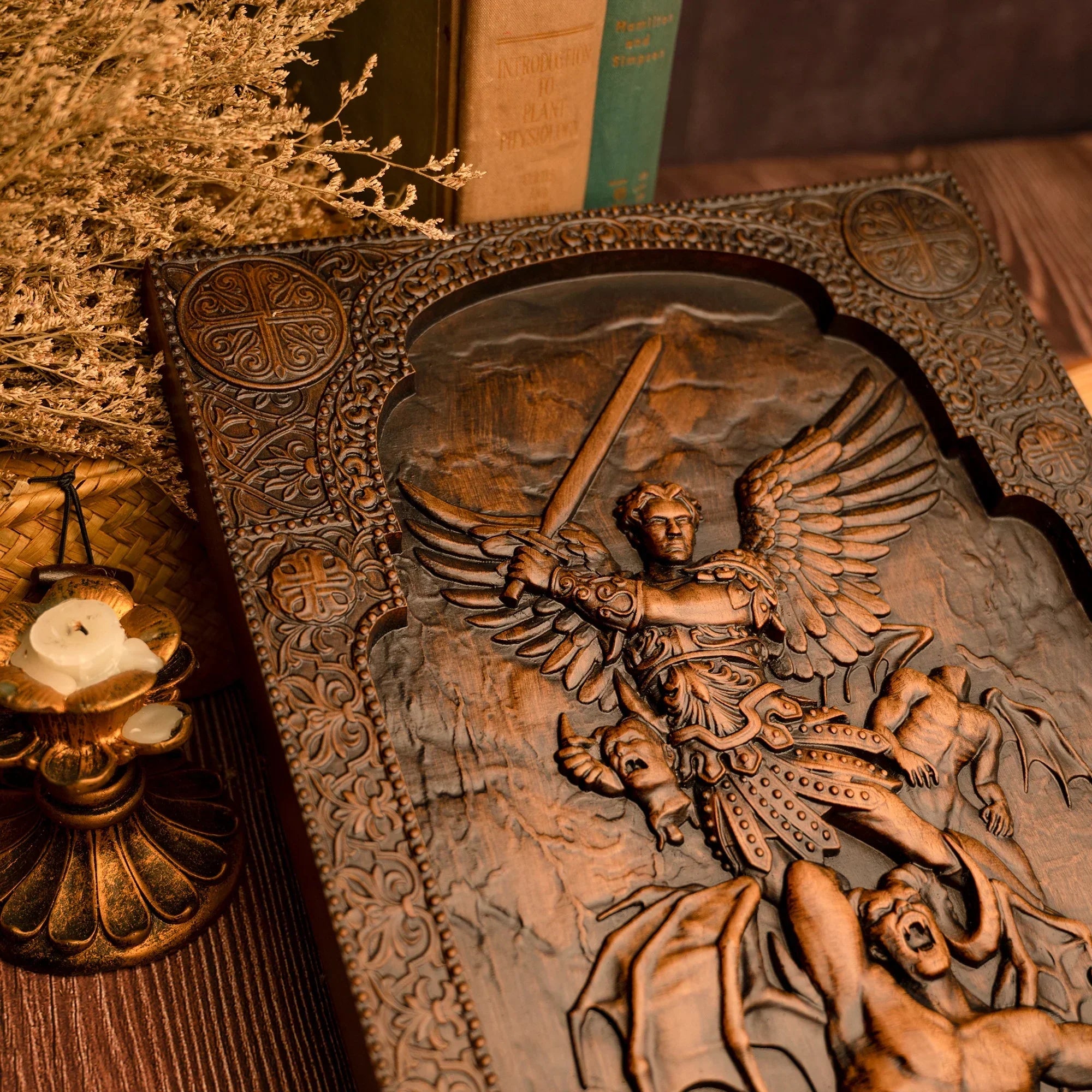 Scultura di San Michele Arcangelo - La Spada